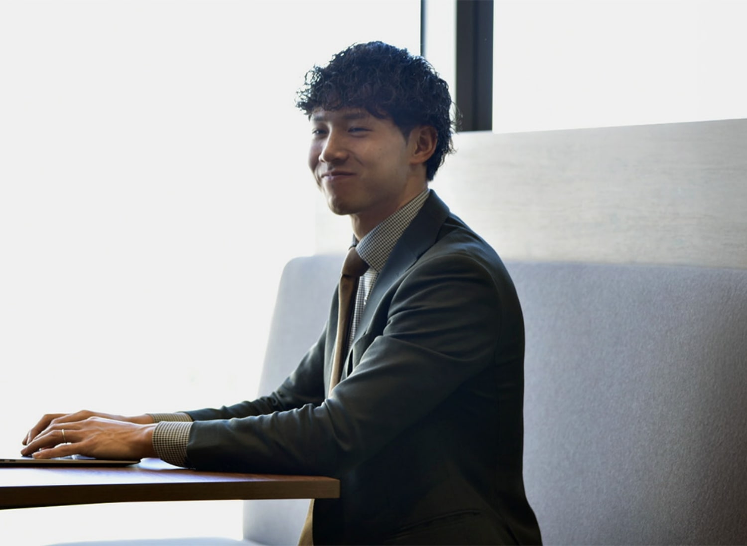 夢真の残業時間は3年で7.4時間削減！成長もプライベートも叶えられる充実の環境へ