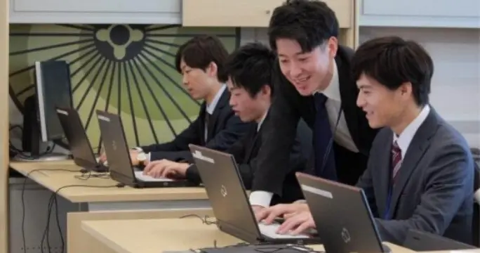技術力向上と資格取得を目指す生涯学習制度でバックアップ